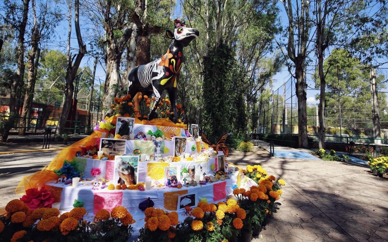 Se instaló en el Zoológico Sahuatoba altar de muertos para mascotas fallecidas. Foto: Cortesía.