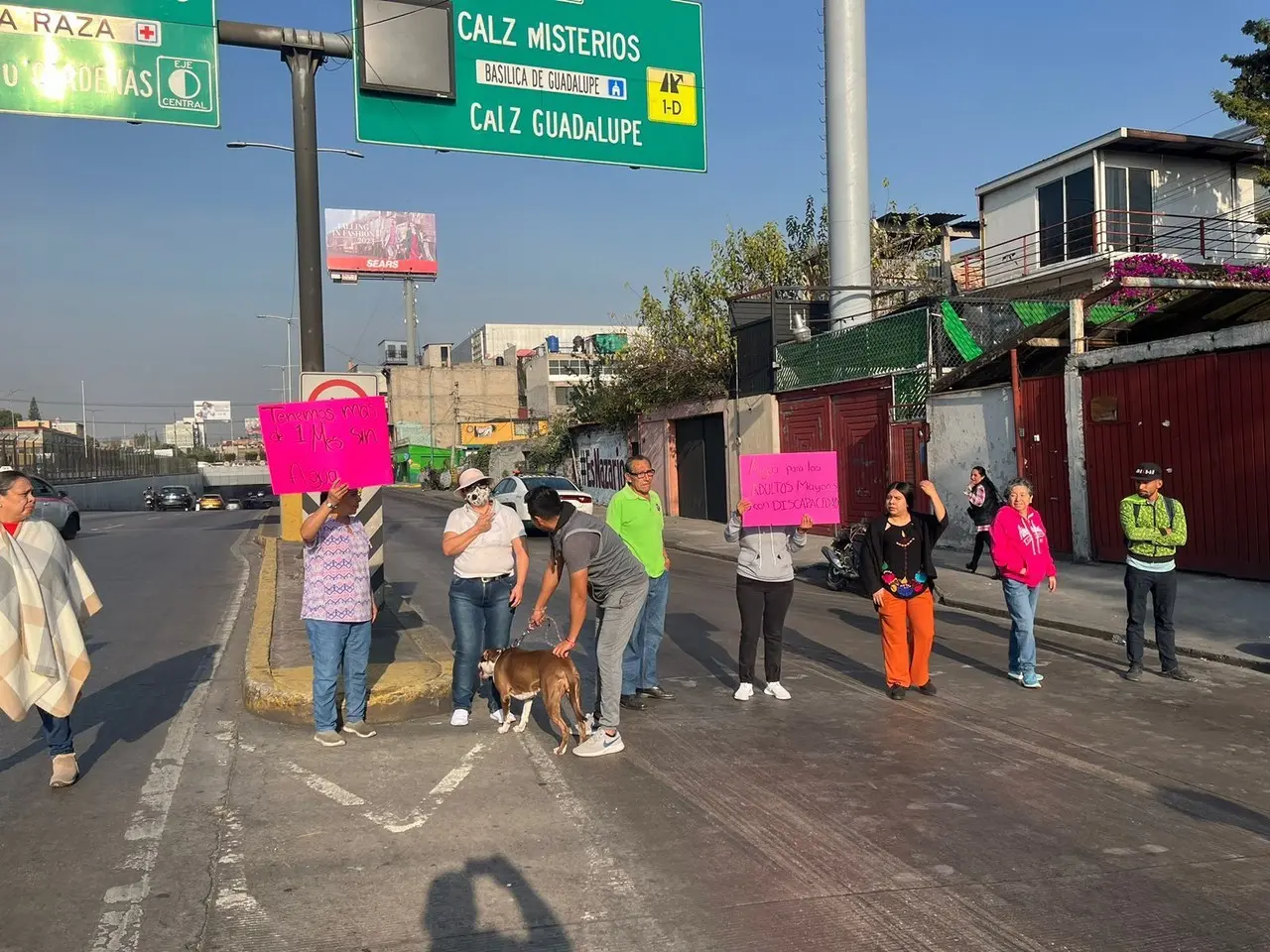 Vecinos de la GAM bloquean Circuito Interior por falta de agua. Foto: Ramón Ramírez