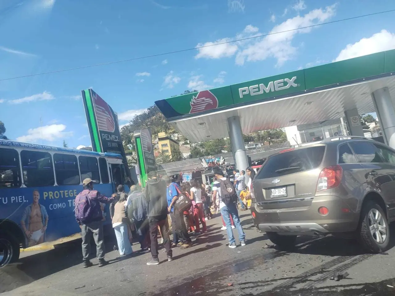 De los 20 lesionados, tres fueron trasladados a un hospital. Foto: Redes Sociales