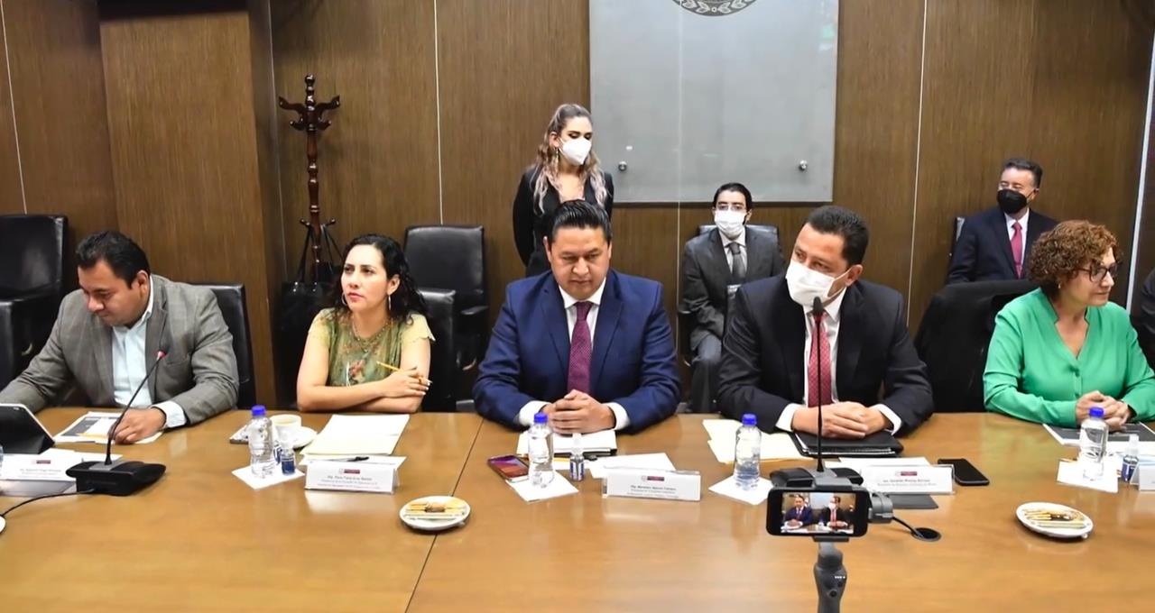 El legislador Abraham Saroné dijo que se perfecciona la normatividad ante una nueva realidad educativa con una perspectiva multidimensional para docentes, estudiantes y padres y madres de familia. Foto: Captura de pantalla