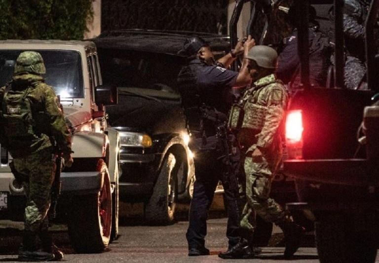 De acuerdo con la Mesa Estatal de Construcción de Paz y Seguridad, civiles armados atacaron a balazos a los elementos desde el interior de un domicilio. Foto: Especial.