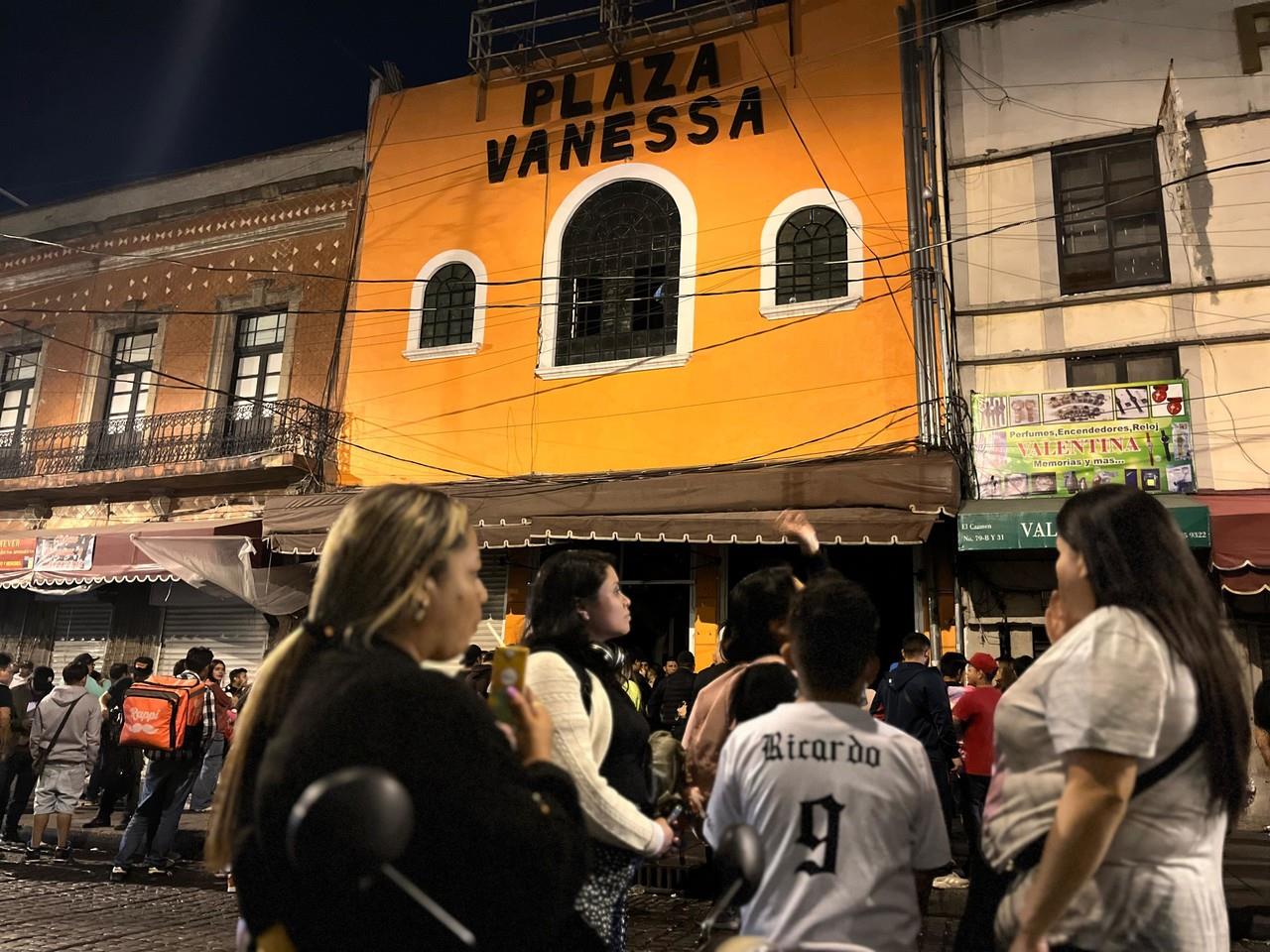 Nuevo incendio en el Centro Histórico pone en alerta a bomberos y rescatistas. Foto y video: Omar Gómez