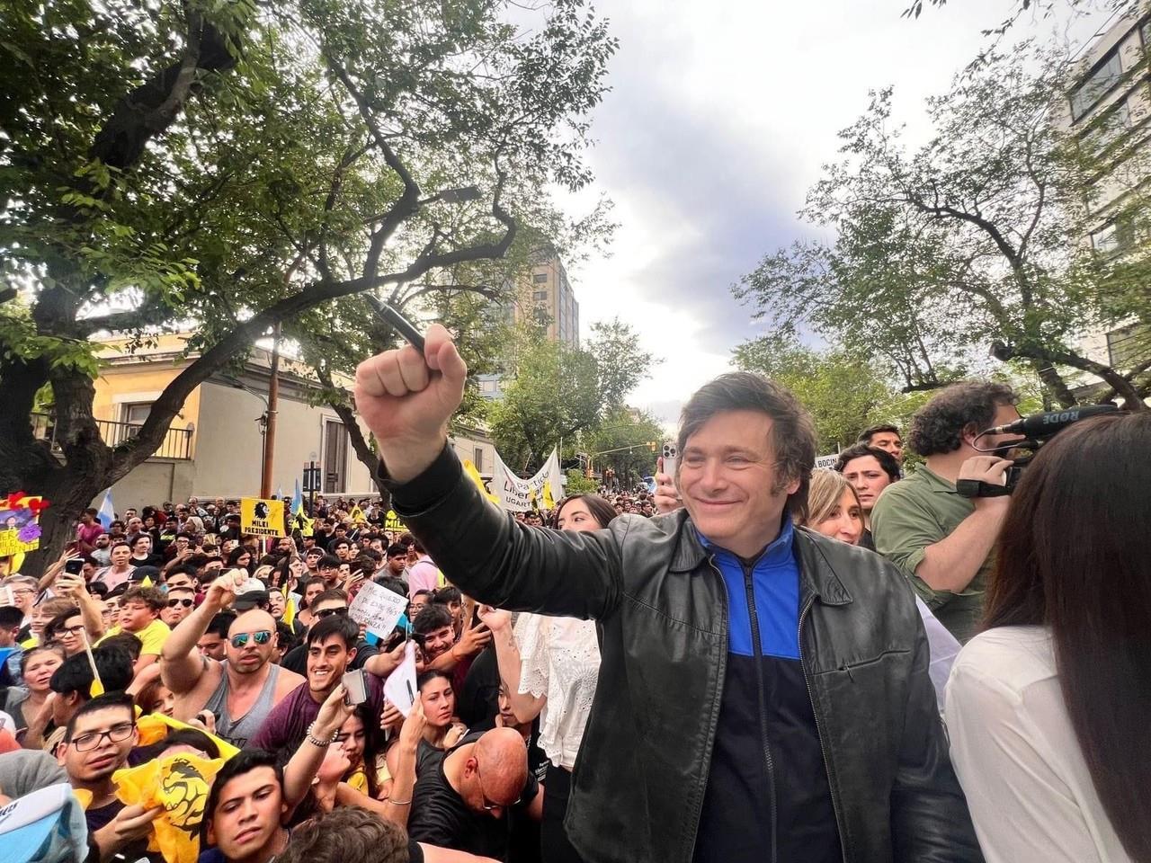 El presidente López Obrador se pronunció en contra de la elección de Javier Milei como presidente de Argentina, decisión que calificó como un autogol. Foto: Javier Milei