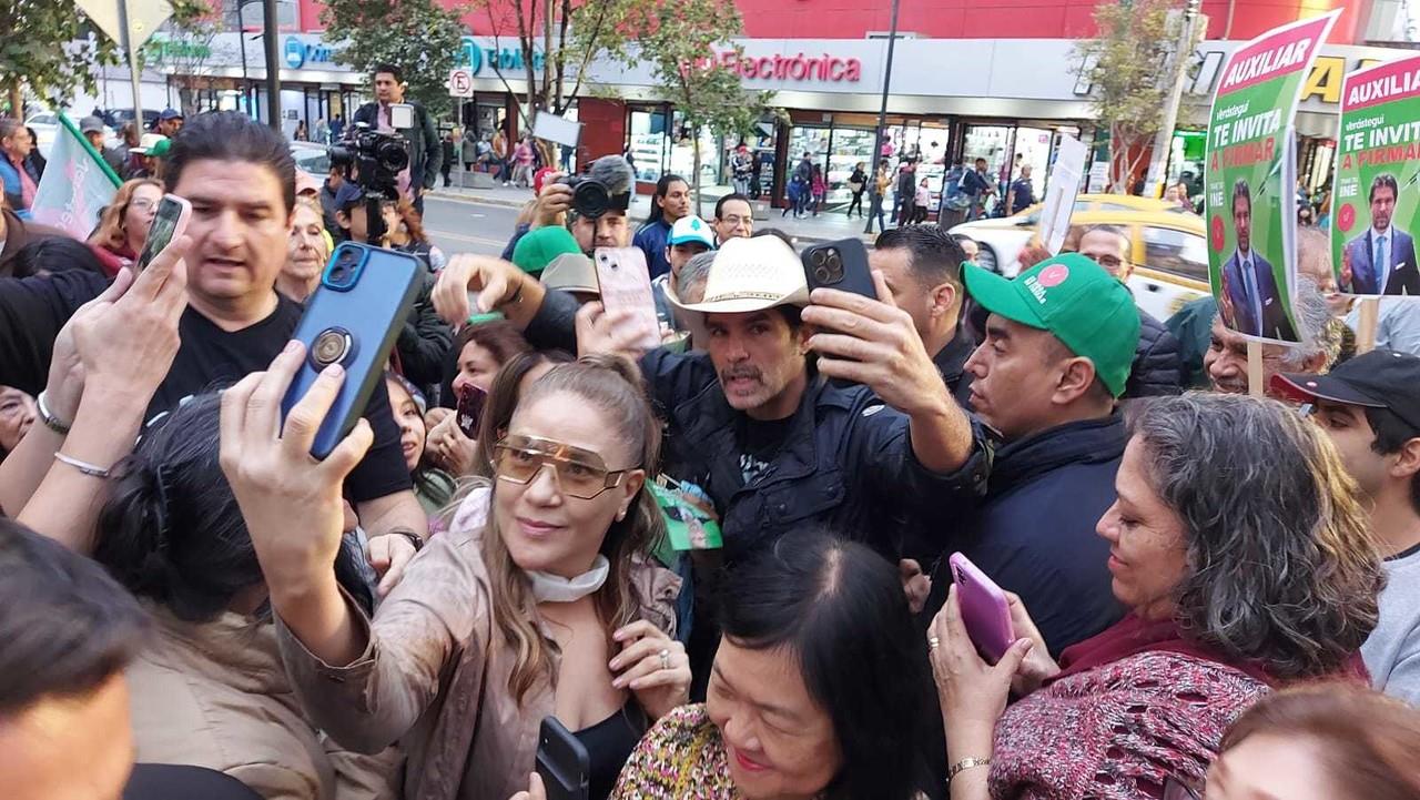 Eduardo Verástegui necesita un millón de firmas para el INE. Fotos. Pablo González