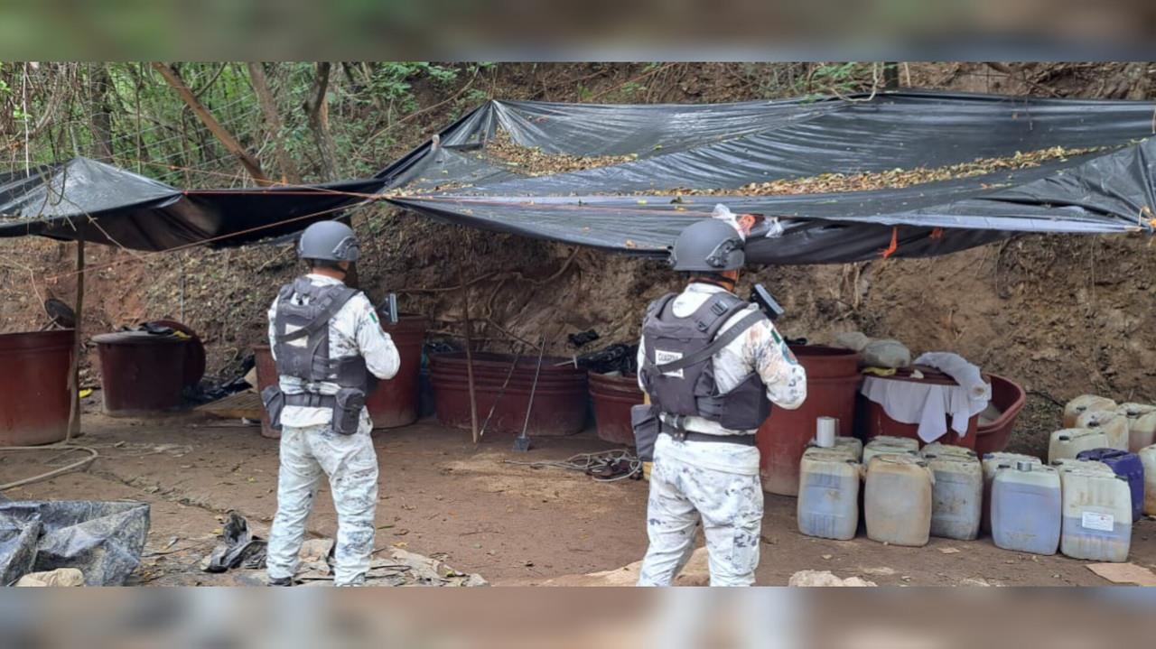 Aseguran narcolaboratorio en sierra de Durango con casí 3 mil litros de ...