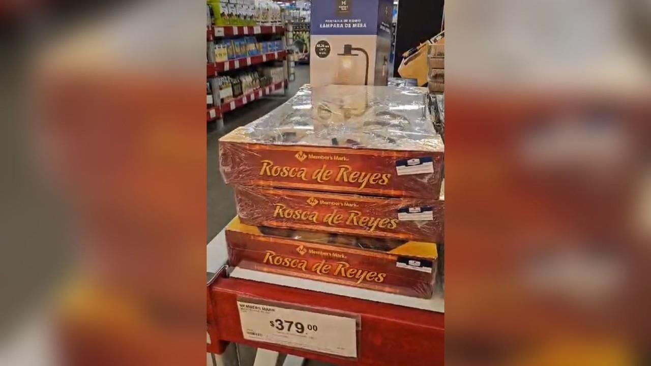 Tiendas de autoservicio ya venden roscas de reyes a más de un mes de que se de esta celebración. Foto: Luis Lozano.