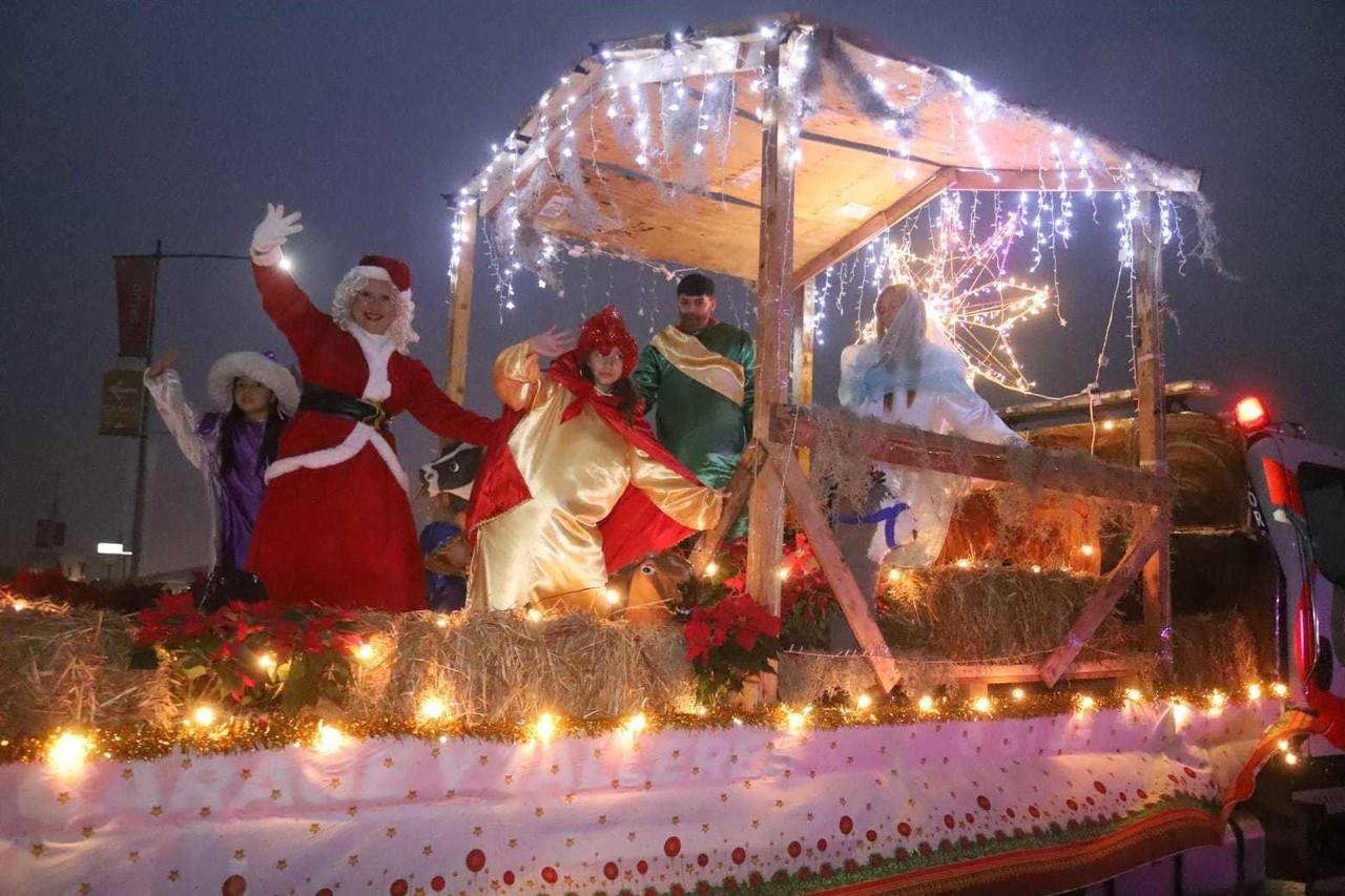 El alcalde de García, Carlos Guevara Garza, informó que este sábado a las 18 horas se realizará el recorrido del tradicional desfile navideño en las principales vialidades del municipio. Foto: Especial.