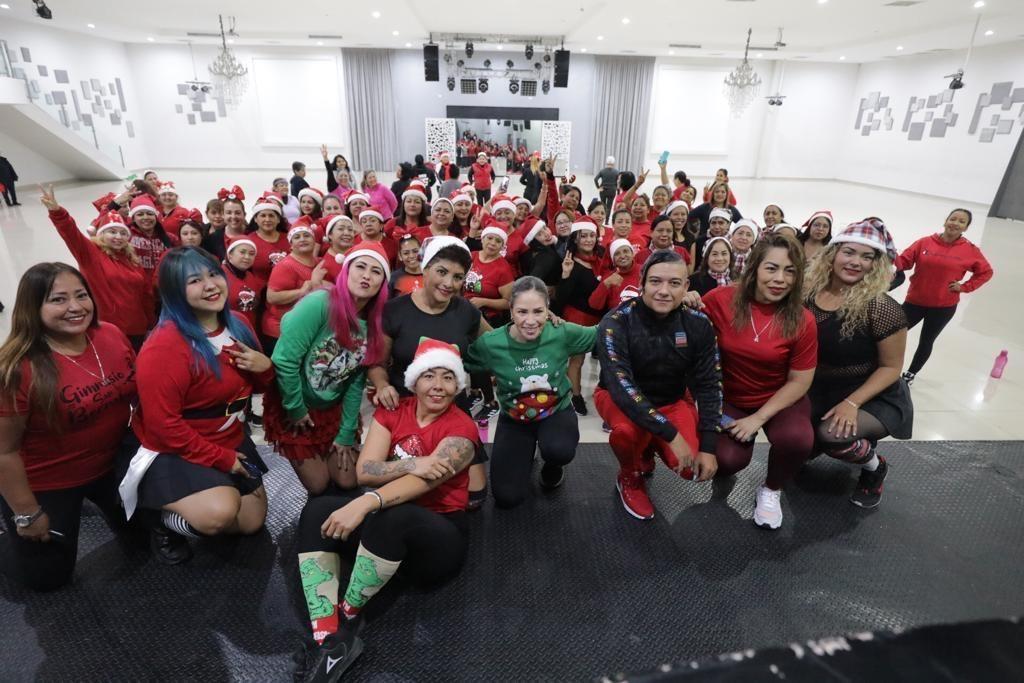 La legisladora local indicó que más 300 mujeres, participaron bajo la batuta de 17 coaches profesionales en baile. Foto: Cortesía