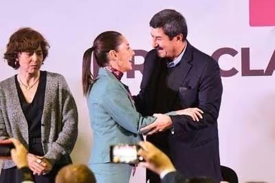 Claudia Sheinbaum, precandidata presidencial por la coalición Sigamos Haciendo Historia, sumó a su equipo a personajes que pertenecieron al PRI y al PAN, uno de ellos Javier Corral. Foto: El Financiero.