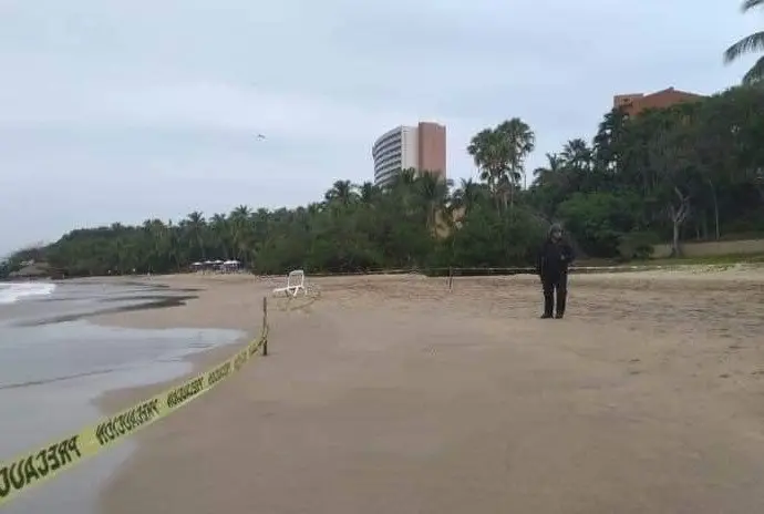 Se han tomado medidas de seguridad, incluyendo la restricción del acceso a bañistas en todo el litoral desde Zihuatanejo hasta Barra de Potosí. Foto: Noticias 11.