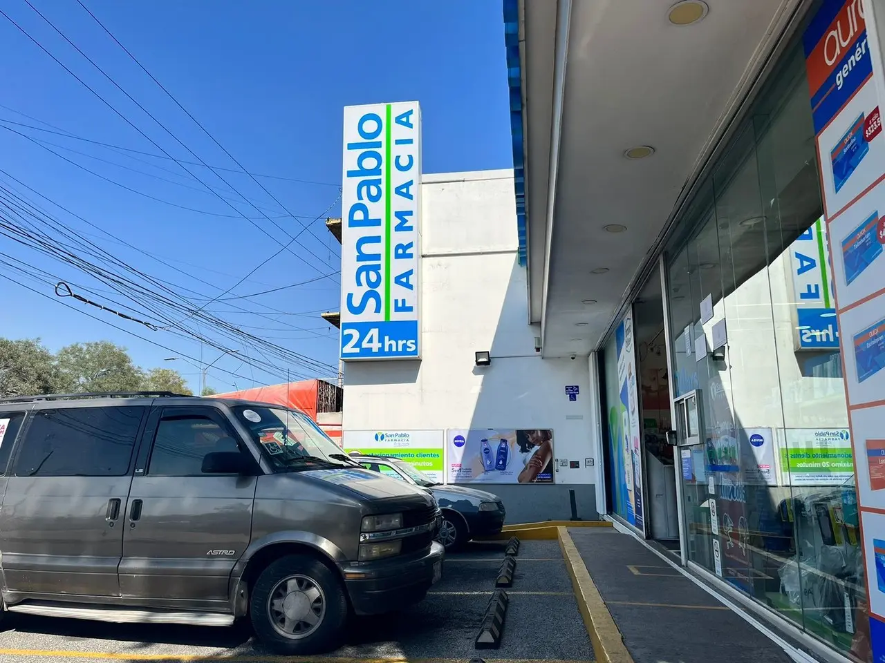 Alta demanda de vacunas en Farmacia San Pablo. Imagen: POSTA