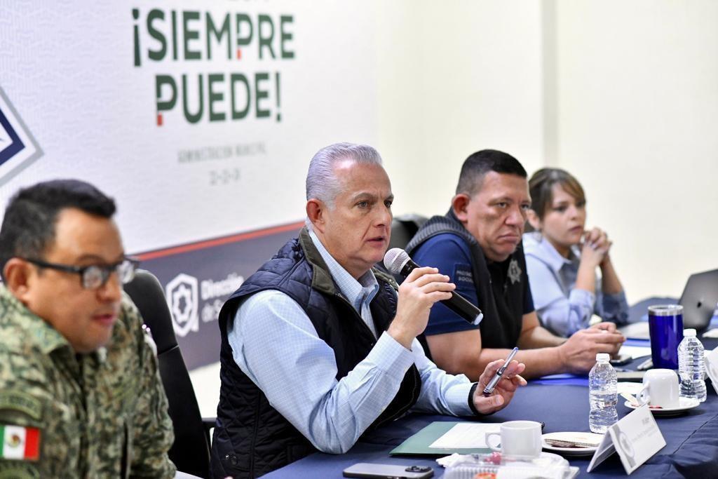 El alcalde Román Alberto Cepeda encabezó la reunión de seguridad. (Fotografía: Gobierno de Torreón)