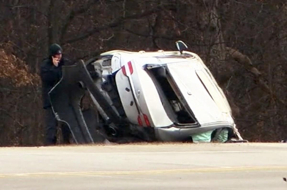 Dos agentes iniciaron una persecución policial que comenzó en Pewaukee y terminó en Delafield, a aproximadamente 40 kilómetros al oeste de Milwaukee, donde el vehículo volcó. Foto: Twitter Dasatoo NBC