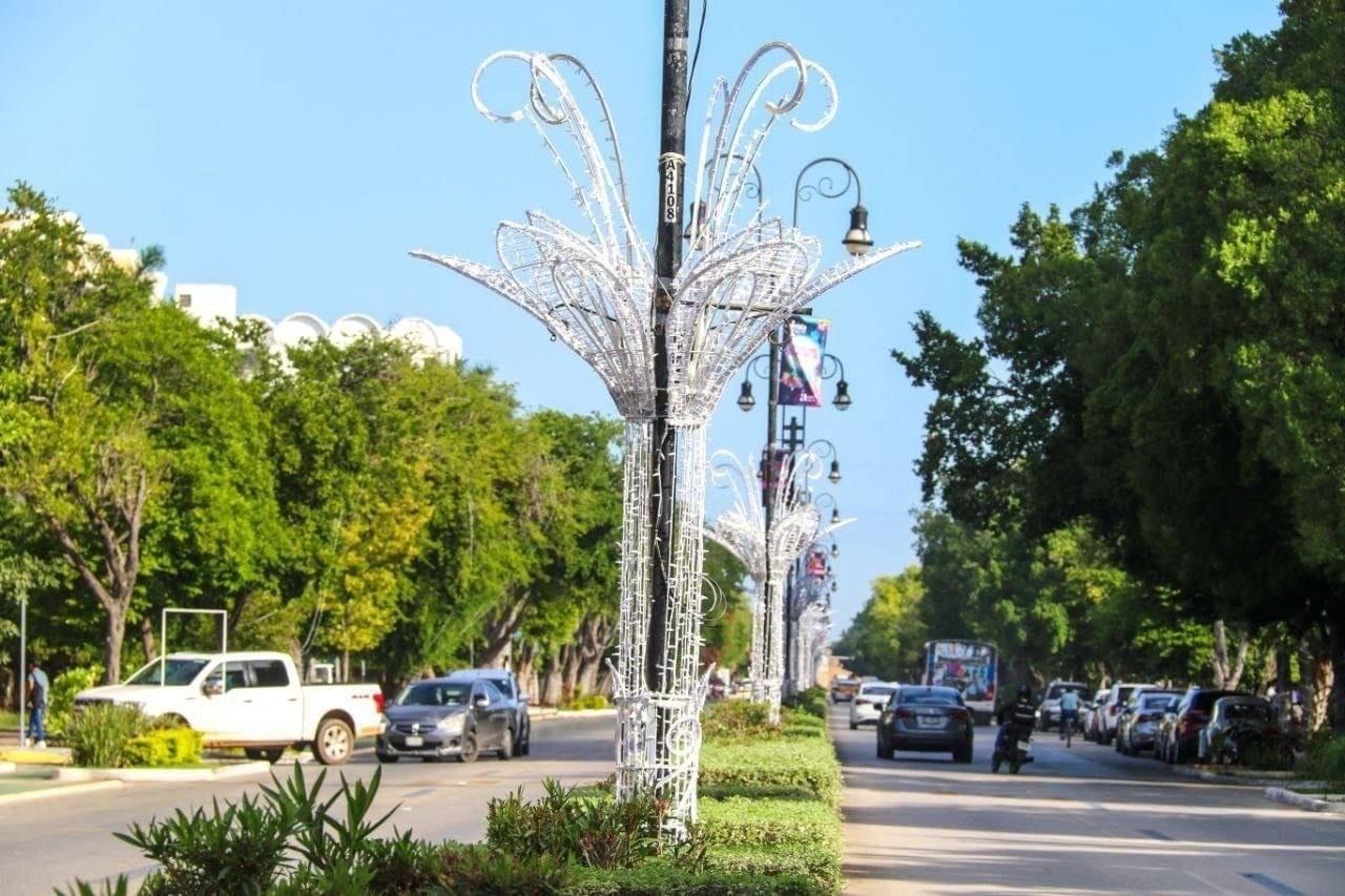 Decoraciones navideñas atraen turismo nacional e internacional en Mérida