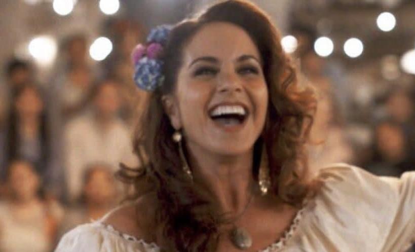 Lucero presume enorme árbol de navidad en sus redes sociales Foto:Instagram