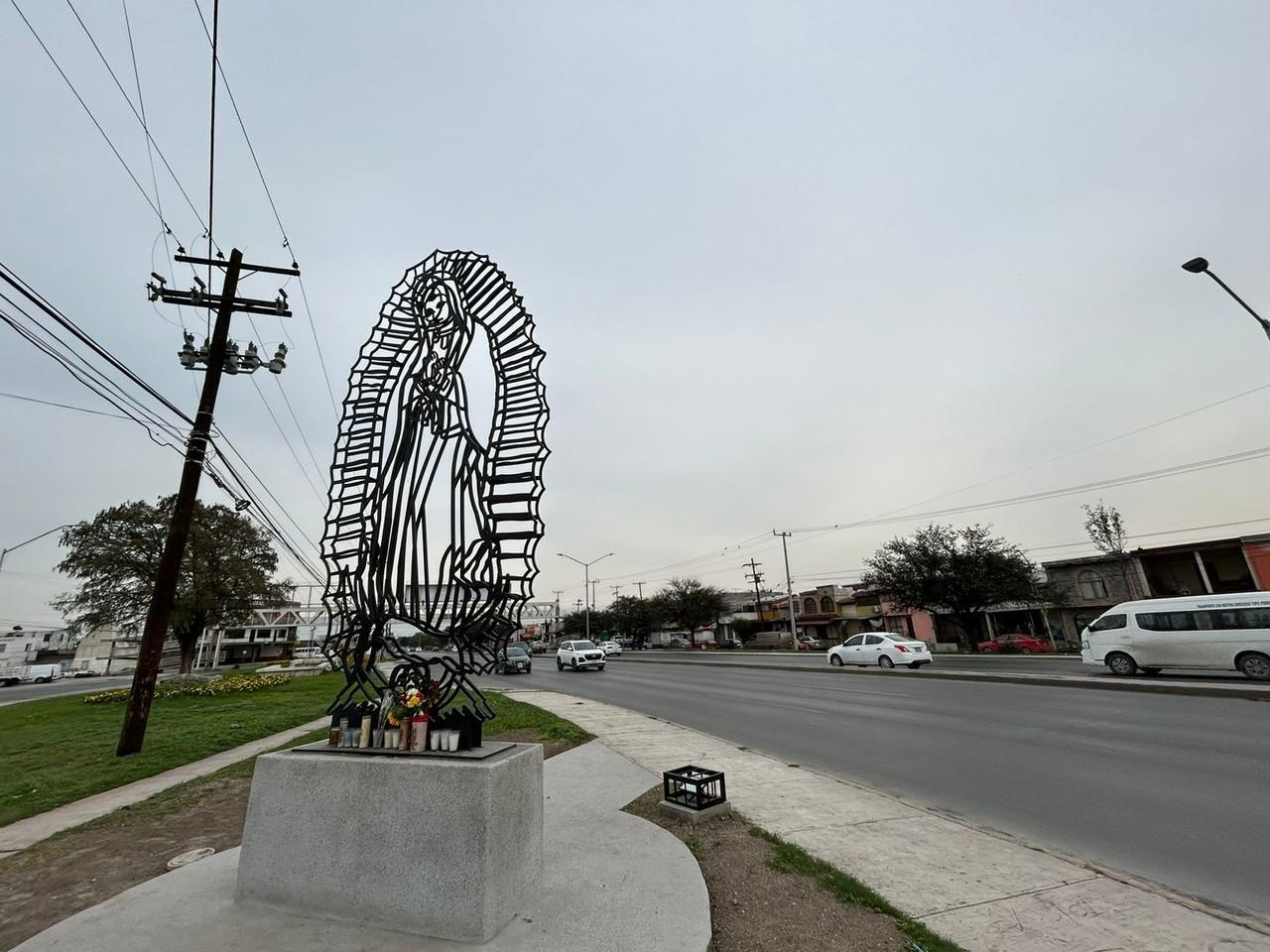 La estructura, hecha de acero, está montada sobre una base de acero, tiene una altura de cuatro metros y medio, con un peso cercano a una tonelada. Foto: POSTA.