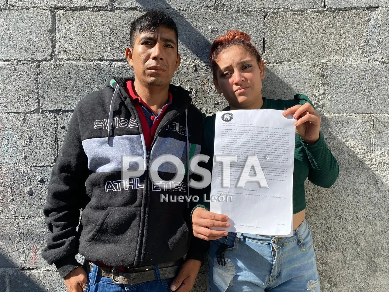 Enrique Miguel y Flor Carolina, víctimas de la policía de Cadereyta, ya hicieron su denuncia en uno de los CODE de la Fiscalía. Foto: Especial/ POSTAMX