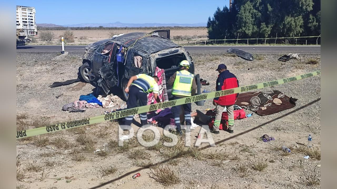 Según el informe, la Chevrolet Tahoe dio varias volteretas en el kilómetro 46 de la  autopista Torreón - Jiménez / Foto: Luis Lozano