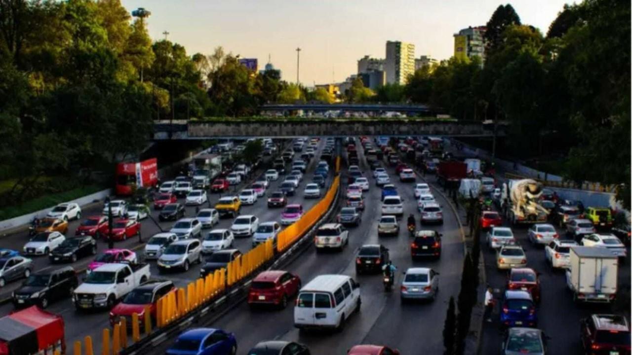 El lunes 1 de enero de 2024 también aplica el Hoy no circula en Edomex y CDMX. Foto: iStock