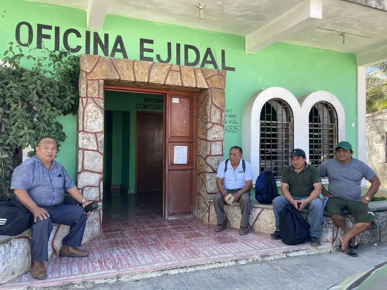 Un grupo de campesinos mayas del municipio de Felipe Carrillo Puerto busca entregar varias demandas a AMLO.- Foto de Tsolkiin Noticias