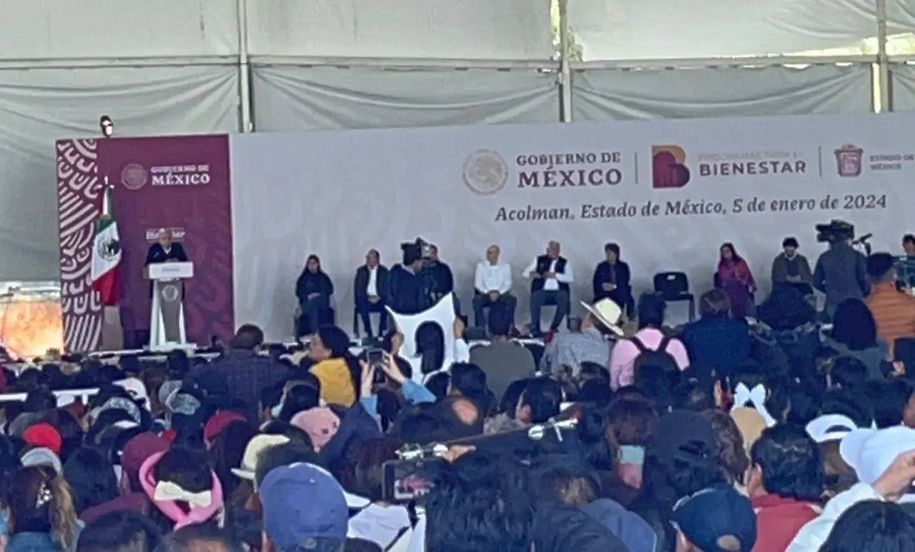 La gobernadora Delfina Gómez y el presidente Andrés Manuel López Obrador impulsaron los programas del bienestar y de educación.  Foto: Itzel Negrete