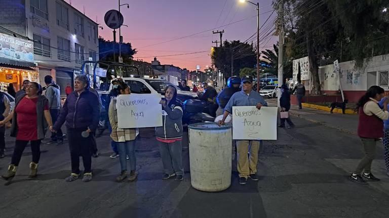 Autoridades dan seguimiento a demandas de agua potable en Ecatepec. Fotos: Orlando Salinas