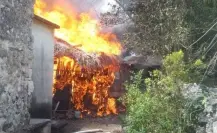 Pierde su casa en Tizimín tras caer en su techo un juego artificial