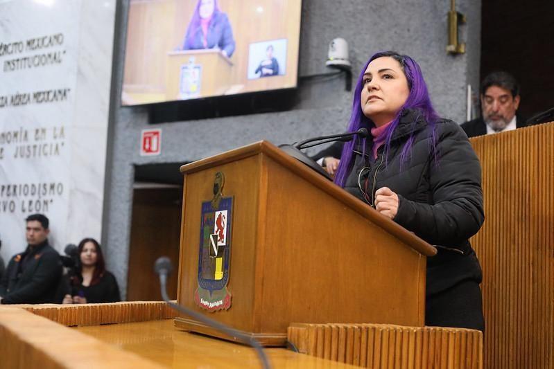 Jessica Martínez comentó que la presencia de solo dos tableros digitales en algunos de estos vehículos también complica el reconocimiento de la ruta. Foto: Cortesía