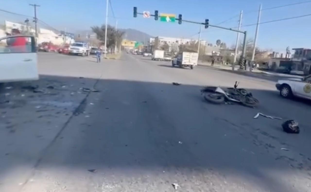 Este accidente vehicular ocurrió en la intersección de la avenida Bernardo Reyes y la calle Francisco Lagos. Foto: Protección Civil de Nuevo León.