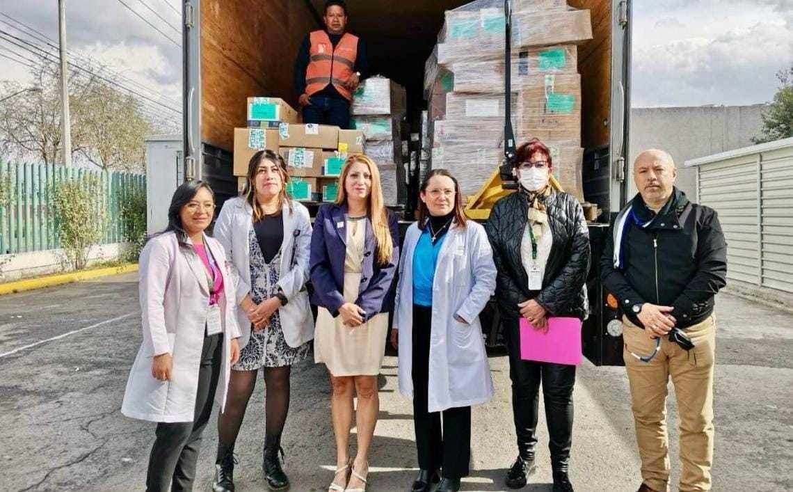 La secretaria de Salud supervisa el abasto de medicamentos en el Edoméx. Foto: Especial