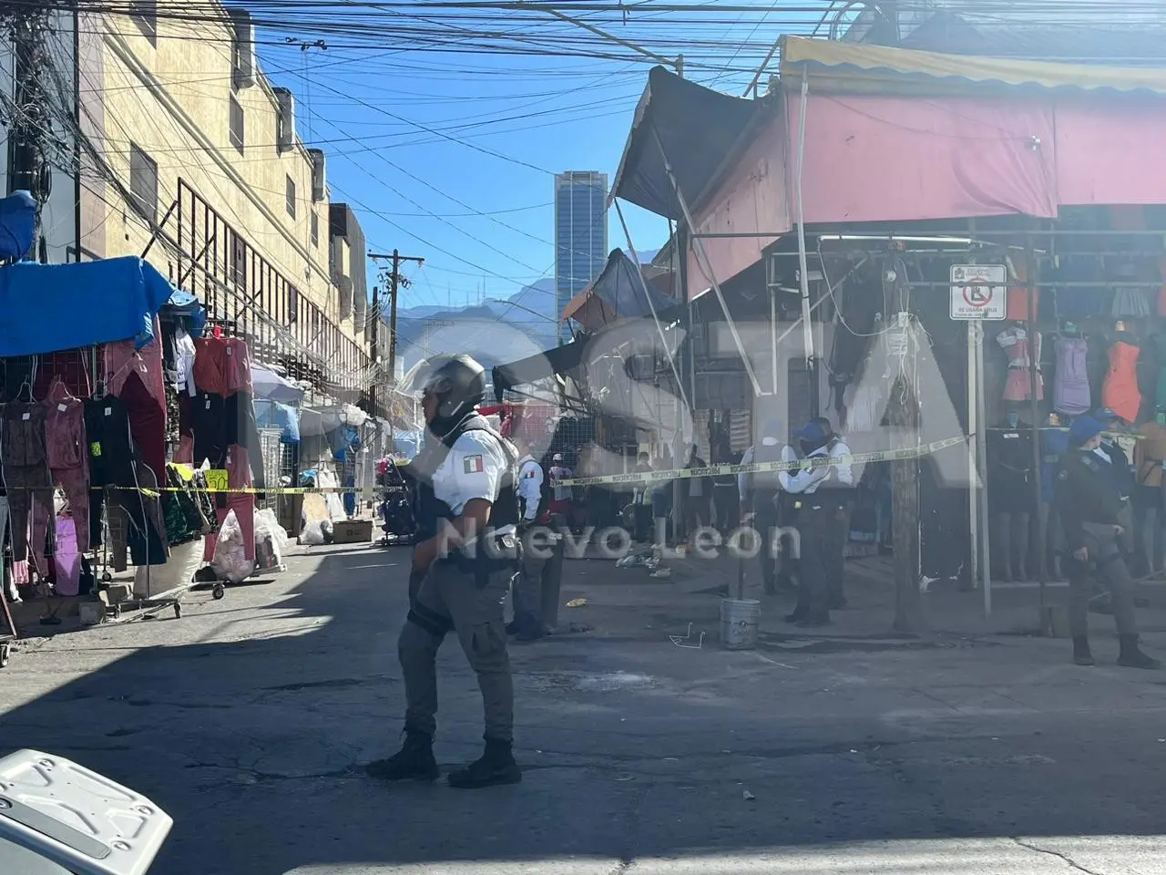 Policía de Monterrey resguarda zona de balacera en pleno centro de la ciudad. Foto: Cynthia Pardo/POSTA Nuevo León