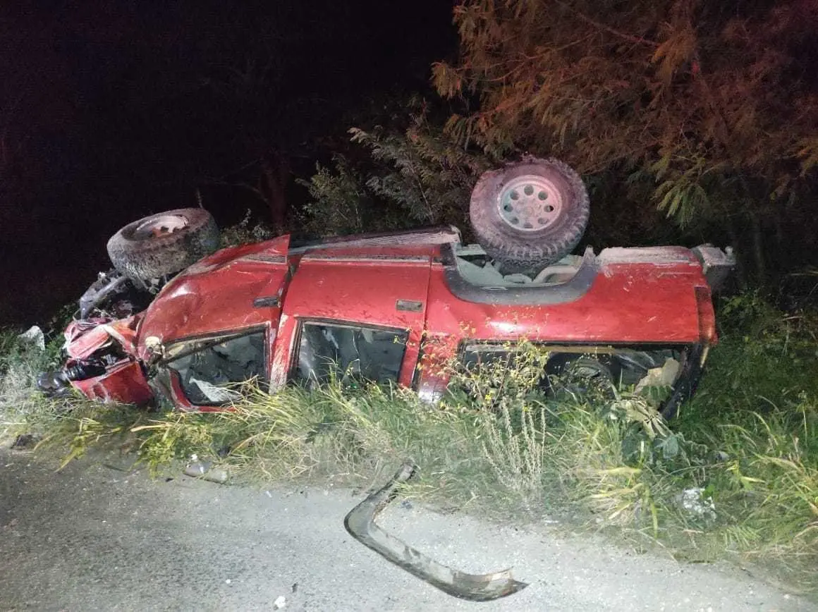 Dos personas fallecieron calcinadas tras chocar de frente contra una Suburban la noche del lunes.- Foto de redes sociales