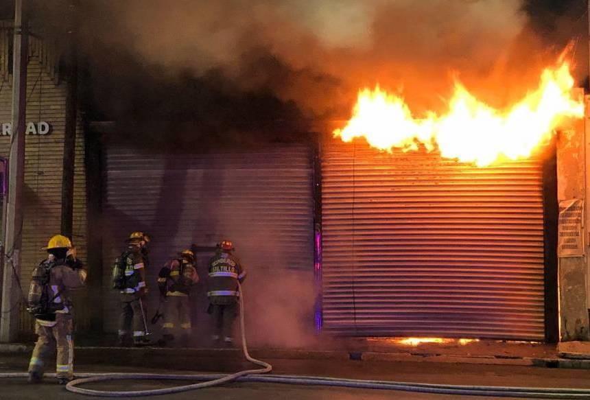 Incendio en zona centro de Saltillo. Foto de redes.