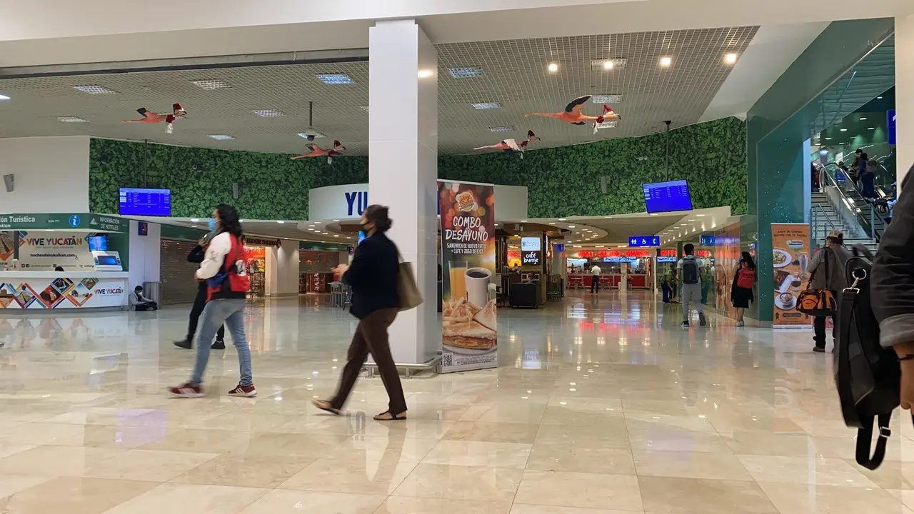 El aeropuerto de Mérida se encuentra operando al 100% para recibir a los visitantes en el siguiente puente Fotos: Héctor Guarepo