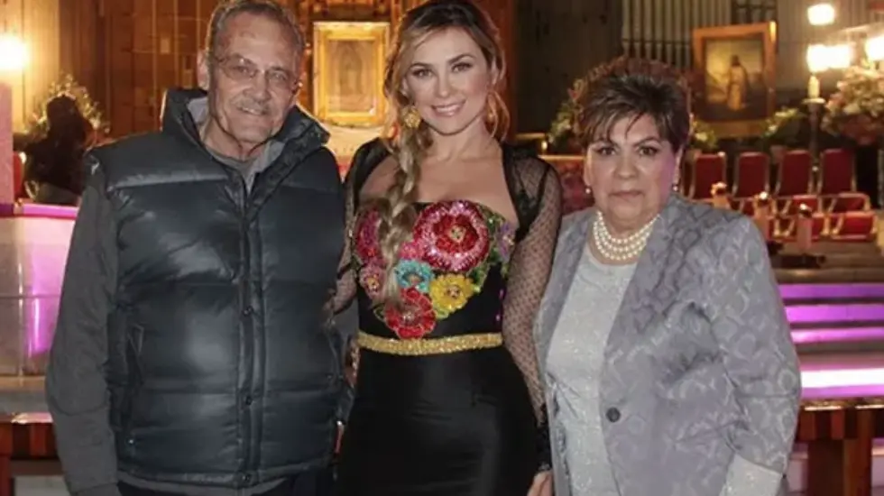 Aracely Arámbula siempre mantuvo una relación muy cercana con sus padres ya fallecidos. Foto. Especial