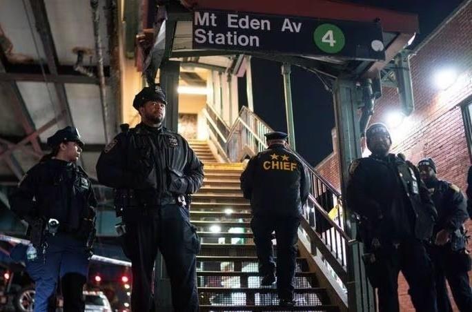 La noche del lunes 12 de febrero una persona murió y otras cinco resultaron heridas tras una disputa entre dos grupos de adolescentes. Foto: AP.