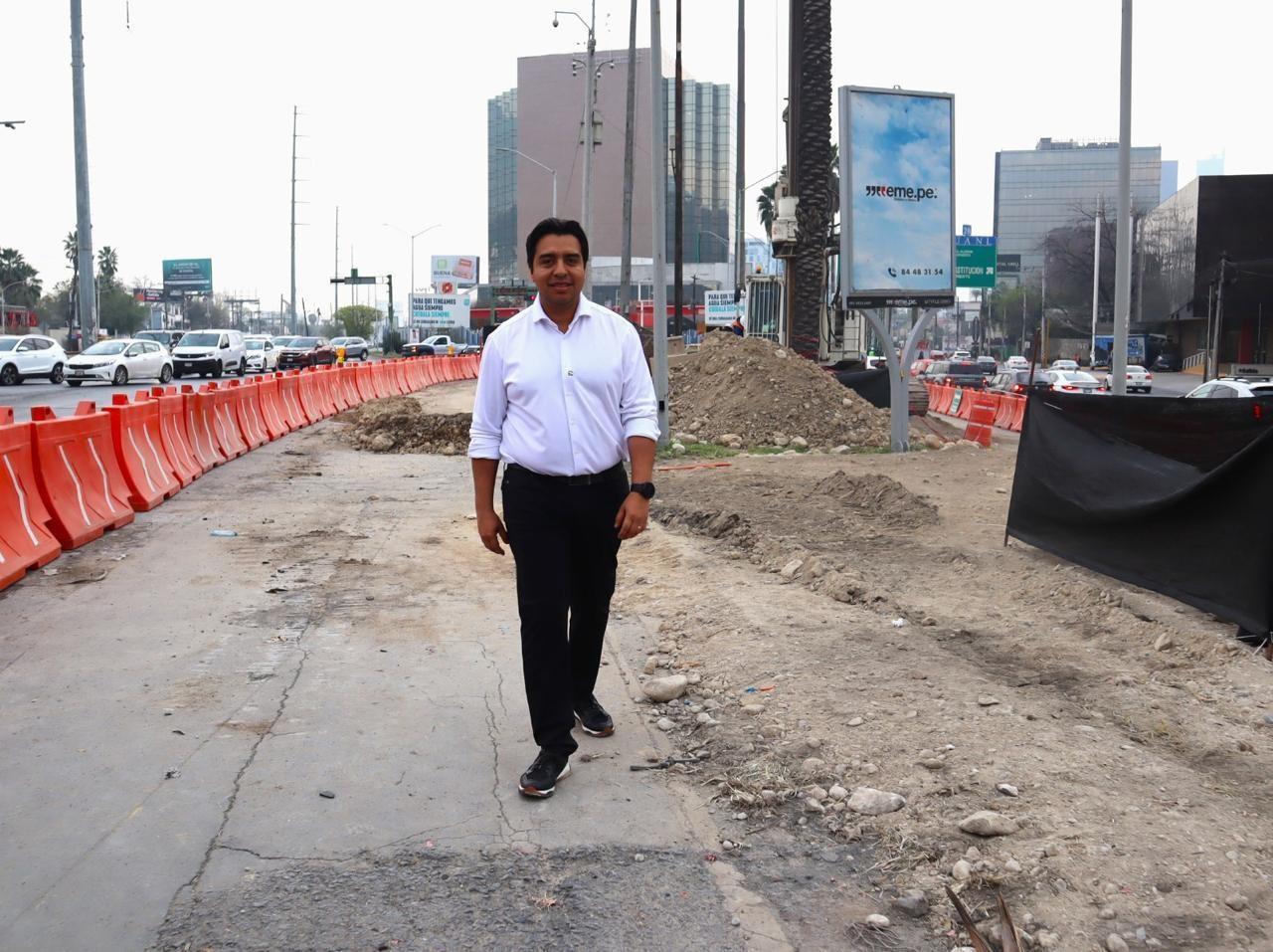 Los trabajos comenzaron en el cruce de Boulevard Díaz Ordaz y Miravalle. Foto: Gobierno de Santa Catarina.