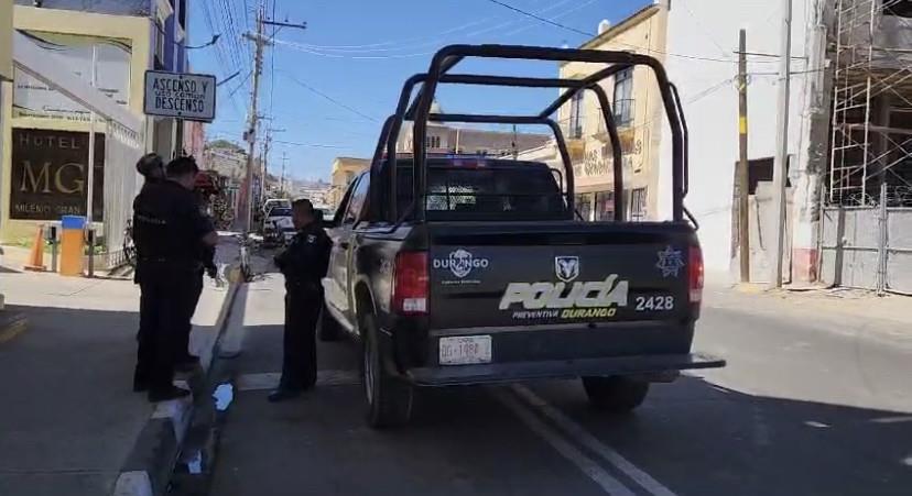 Un trabajador de una obra murió al caer y encajarse una varilla en el cuello. Foto: Especial.