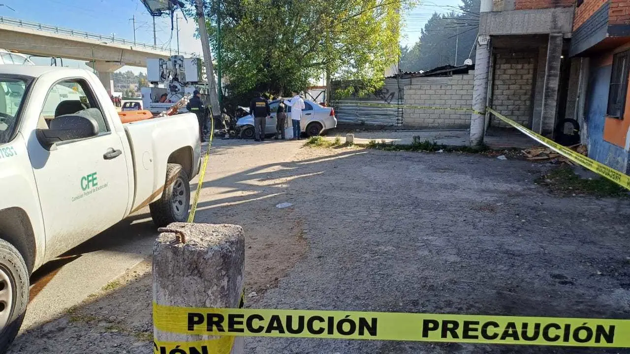 Al parecer el conductor del vehículo perdió el control en la curva de la Colonia del Parque. Imagen: POSTA