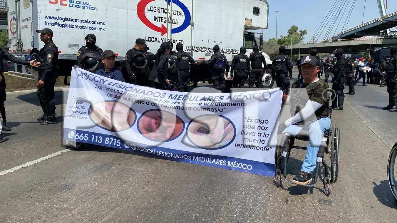 Pacientes de médula ósea cierran Circuito Interior frente a T1 del AICM.    Foto: Ramón Ramírez