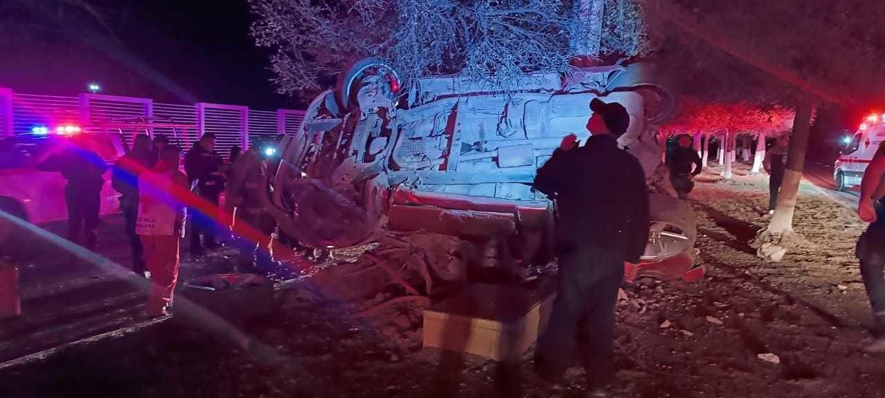 Luego de estar hospitalizado por dos días muere conductor de un vehículo tras haber volcado en la carretera al Mezquital. Foto: Especial.