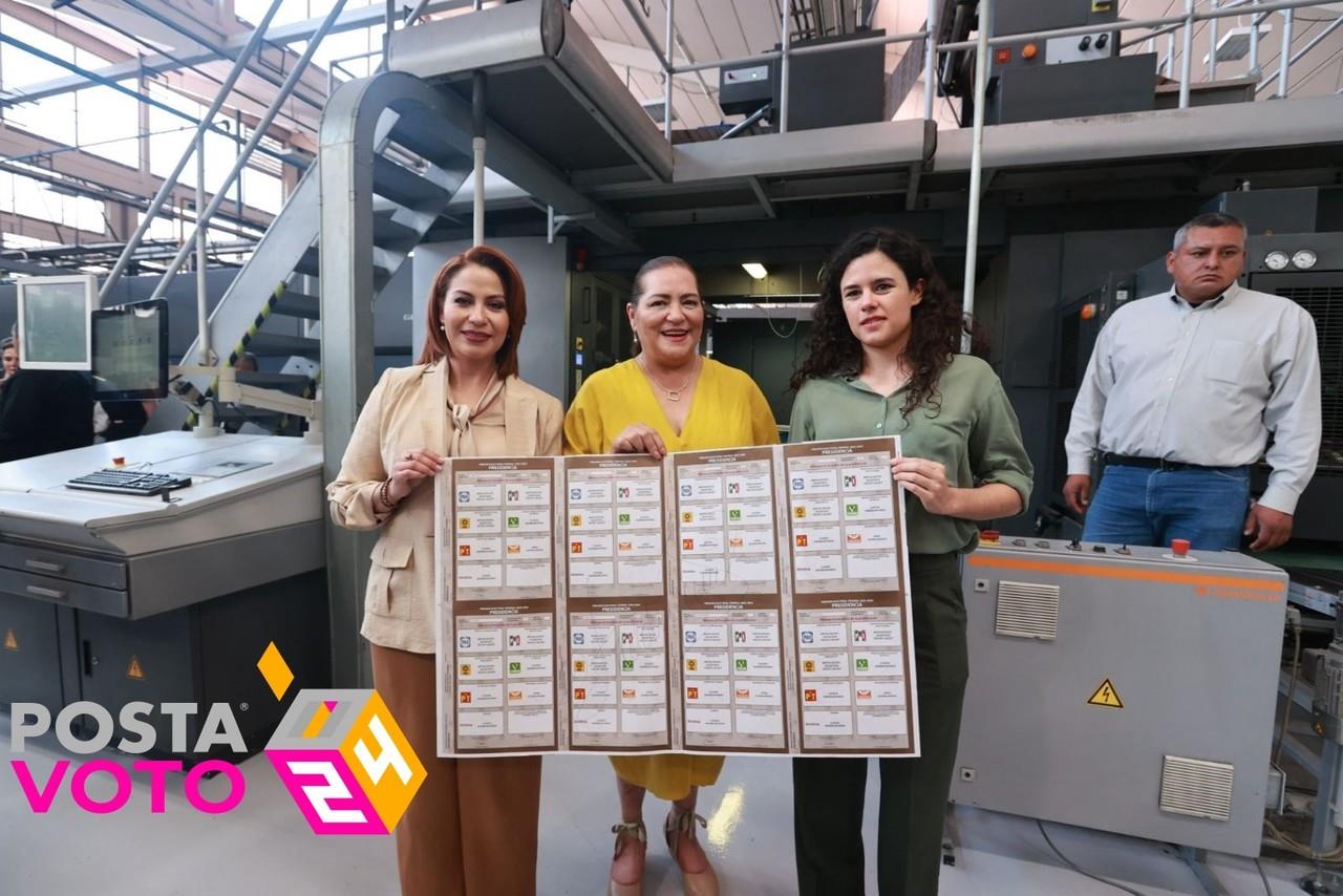 Maribel Aguilera Cháirez, Guadalupe Taddei, Luisa María Alcalde con las boletas electorales Foto: X(Twitter) @INEMexico