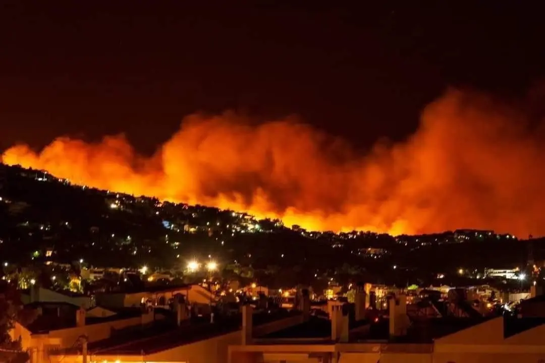 El fuego ha consumido gran parte del territorio Foto: X(Twitter) @llusipussy