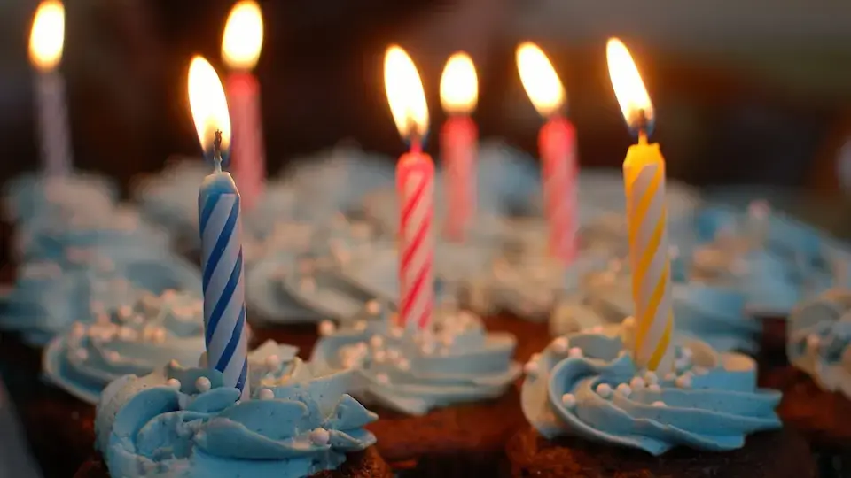 Descubre los regalos y descuentos que estas marcas te dan en tu cumpleaños.    Foto: Especial