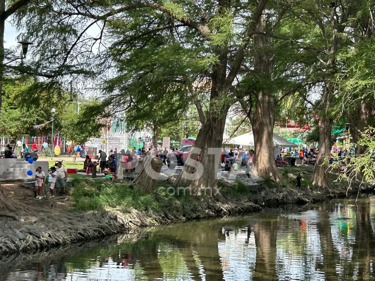 Disfrutan regios de parque en Guadalupe. Foto: Jorge López