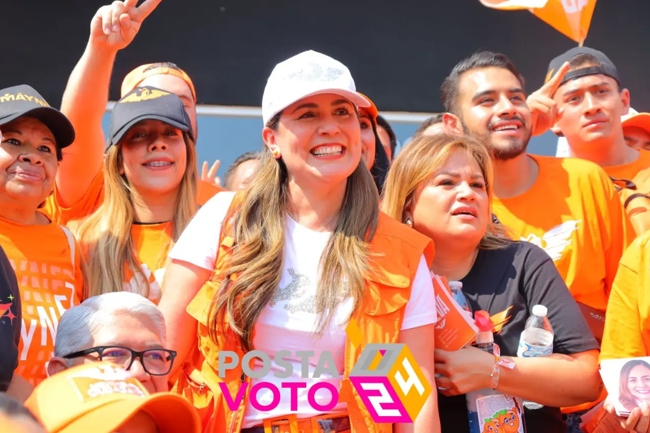 Ortega de la Cruz arrancó este lunes su trabajo proselitista en búsqueda de la gubernatura, con la pega de calcomanías en distintos puntos de la ciudad de Cuernavaca. Foto: Cortesía