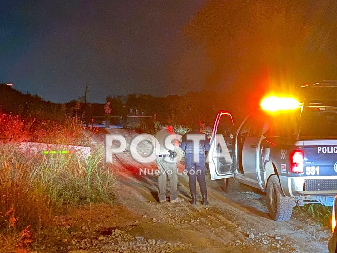 Ejecutan a hombre y tiran su cuerpo en predio baldío de Cadereyta