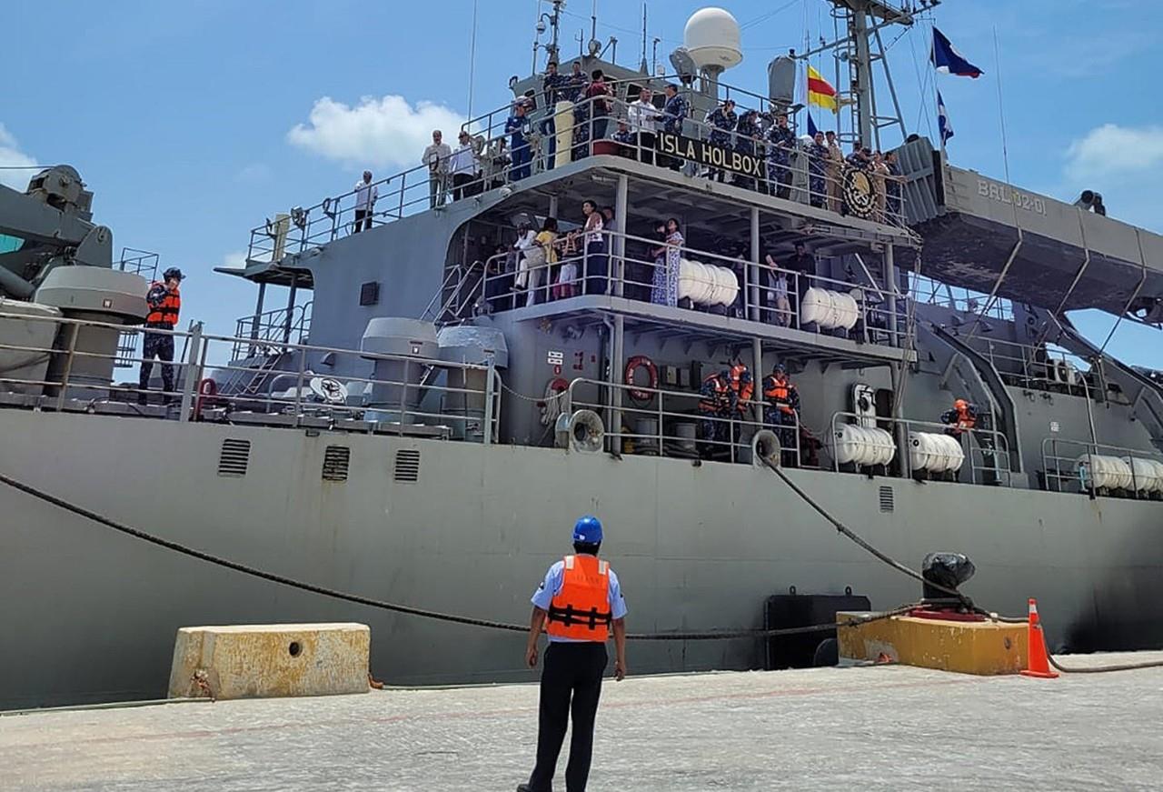 La  SRE confirmó el arribo el pasado jueves  al puesto de Progreso de los 34 mexicanos que estaban en Haití.- Foto de la SRE