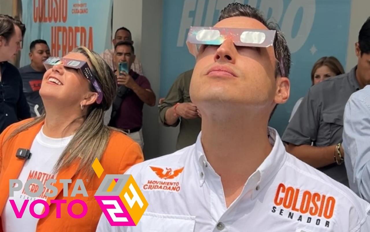 Los candidatos al Senado por el partido Movimiento Ciudadano, Luis Donaldo Colosio y Martha Herrera, se dieron tiempo para apreciar el eclipse solar. Foto: Armando Galicia