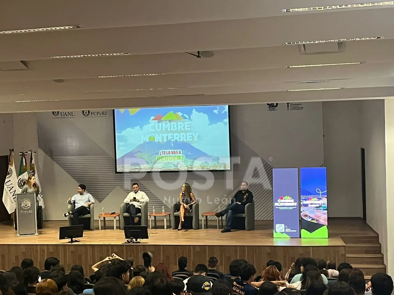 El magno evento se presentó a estudiantes de la Facultad de Ciencias Políticas de la Universidad Autónoma de Nuevo León. Foto: Cynthia Pardo.